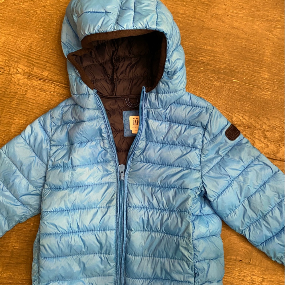 Gap Winter Coat - 2T - thin and warm!